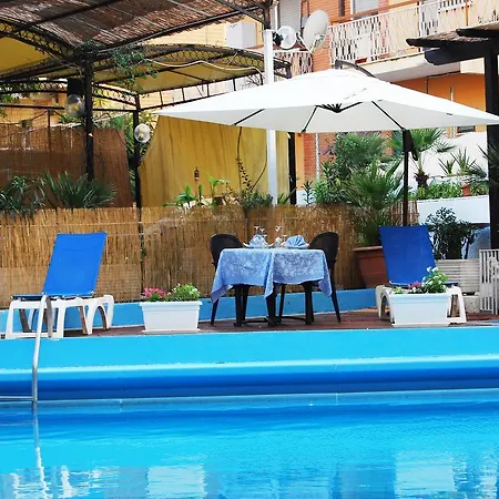 Flamingo 3*